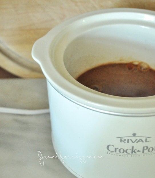 Use crock pot to make your house smell like pumpkin spice and fall