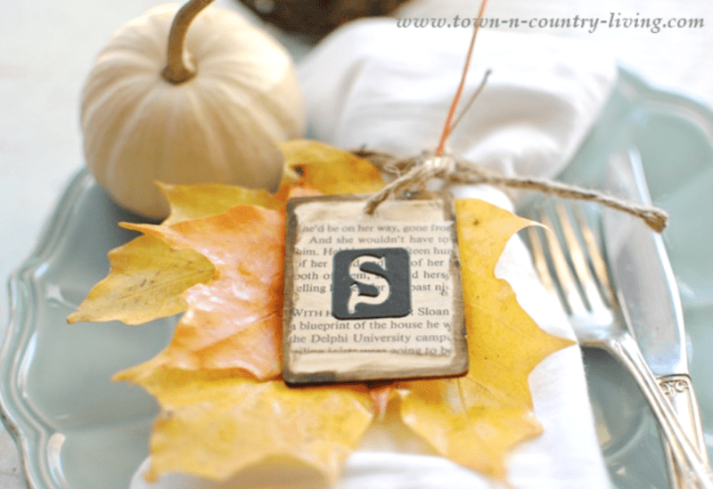 Pretty leaf table setting place card with real leaf craft