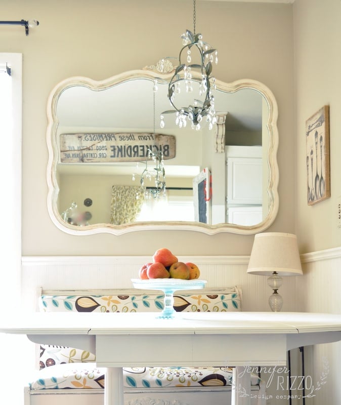 Pretty and bright cottagecore breakfast nook area