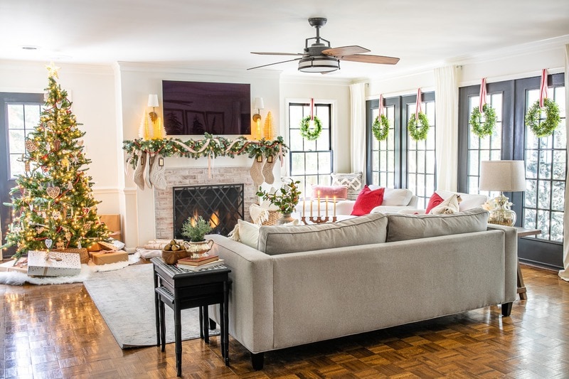 Welcome to the 2019 Holiday Housewalk Day 1! - Jennifer Rizzo