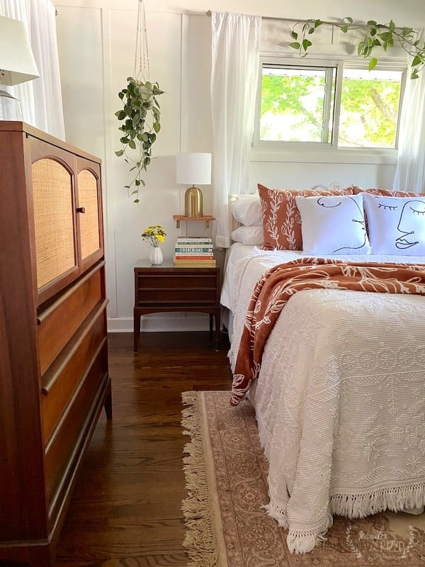 Midcentury Modern Boho Bedroom and Small Floating Shelves
