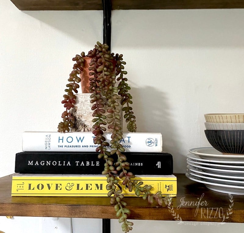 Styling tips: How to style open shelve with books
