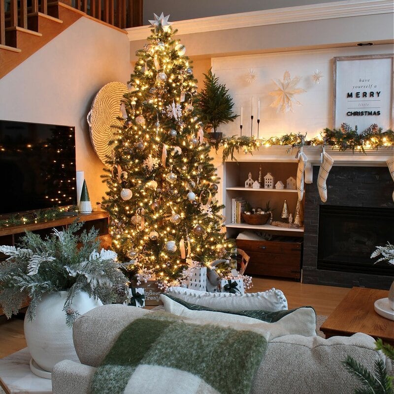 Holiday Housewalk 2022 Day 5 - Jennifer Rizzo